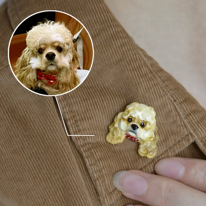 A cocker spaniel photo and the pin made from it