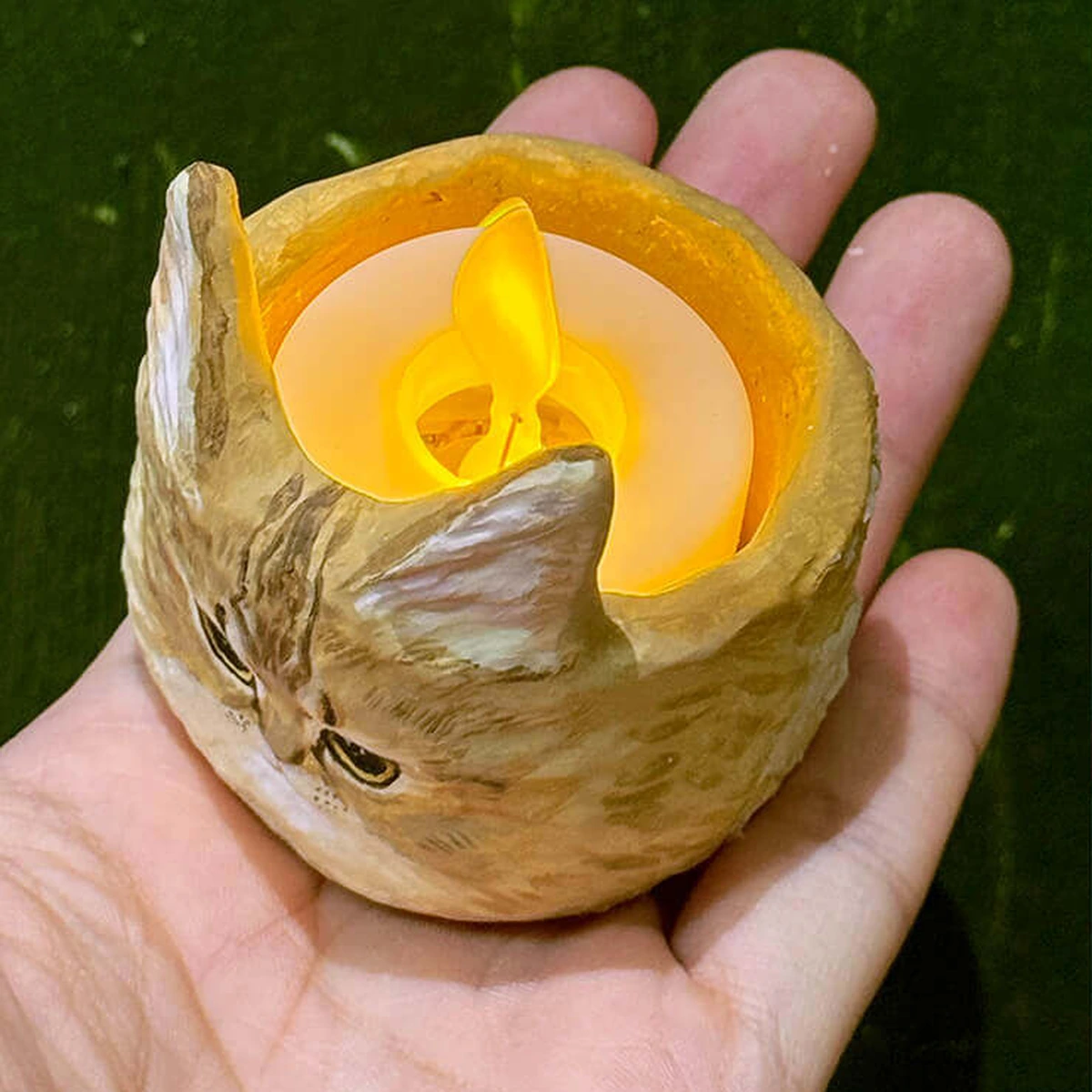 Pet memorial candle holder with flicker LED flame